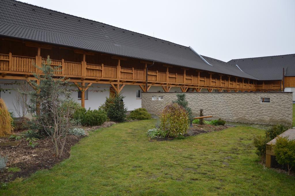 Statek 3 - Wellness & Spa Hotel Hluboka nad Vltavou Luaran gambar