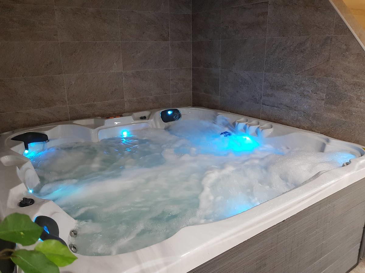 Statek 3 - Wellness & Spa Hotel Hluboka nad Vltavou Luaran gambar